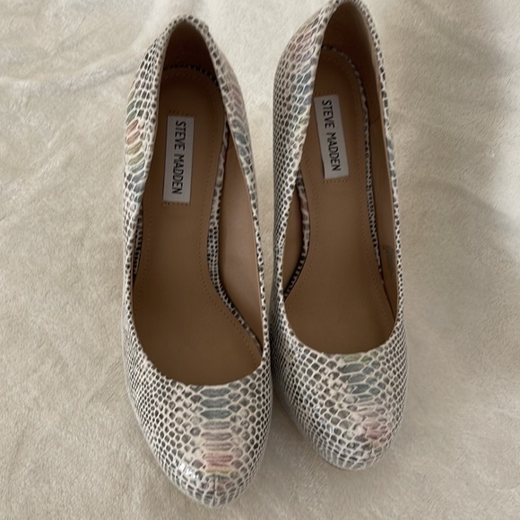 Steve Madden “Nala” platform pumps - Picture 3 of 8